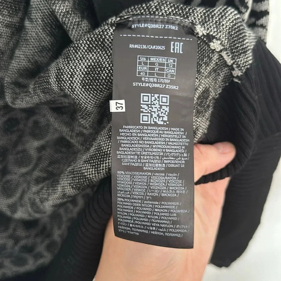 GUESS Monogram Oversized Grandpa Cardigan NWT L - Picture 7 of 7